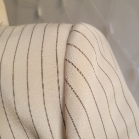 Vintage 100% Silk Pinstripe 2 Pc Suit • Jones New York • Cream & Olive • Size 4 - Picture 7 of 8